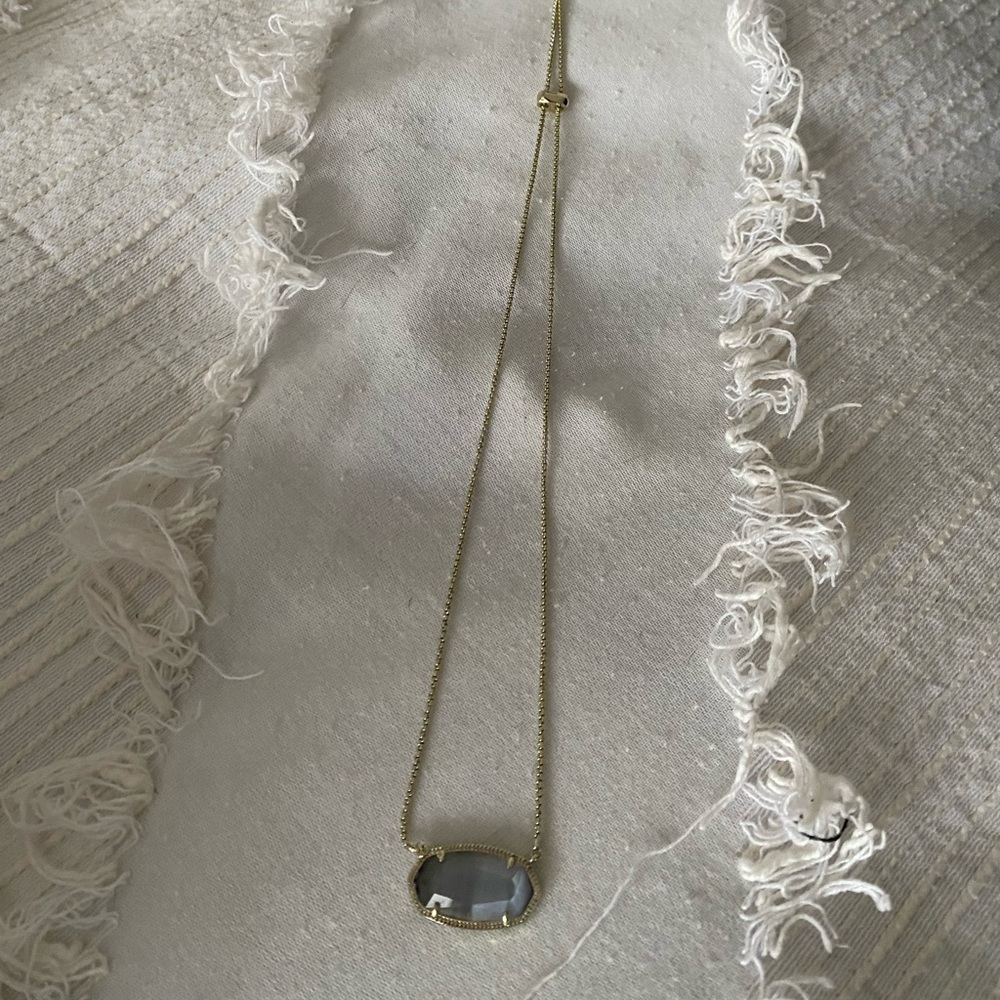 Gold chain with silver/grey pendant - Kendra Scott necklace adjustable
